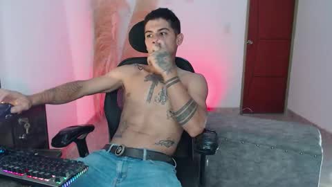 sweet_angel25 online show from October 3, 2025, 9:23 pm