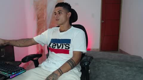 sweet_angel25 online show from October 12, 2025, 12:53 am