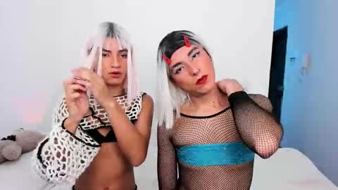 Snapshot of sweet_angels_xx chatting on October 30, 2025, 9:26 pm Samantha Jones  Charlotte York online show from October 30, 2025, 9:26 pm