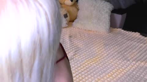 Snapshot of sweet_barbe chatting on September 24, 2025, 5:38 pm Alice online show from September 24, 2025, 5:38 pm
