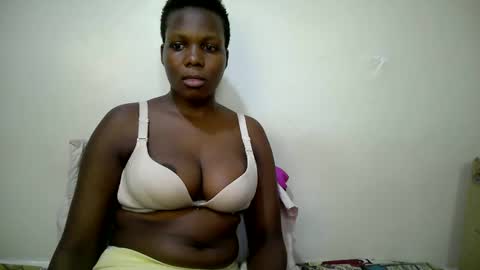 sweet_bella12 online show from November 24, 2025, 7:41 am