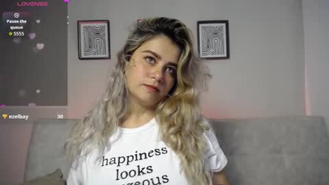 Bella Valery online show from November 12, 2025, 9:36 pm