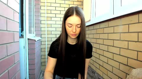 Christina online show from April 17, 2026, 9:45 am