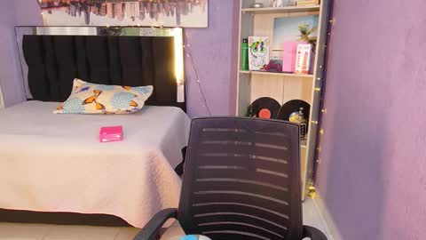 Candy online show from December 16, 2025, 3:50 pm