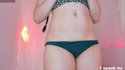 Snapshot of sweet_carine chatting on May 10, 2026, 8:30 am camil online show from May 10, 2026, 8:30 am
