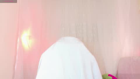 Snapshot of sweet_carine chatting on May 11, 2026, 5:54 pm camil online show from May 11, 2026, 5:54 pm