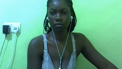 sweet_cherie1 online show from March 16, 2026, 3:23 am