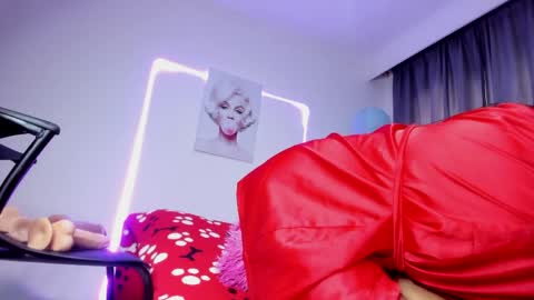 Canela online show from April 18, 2026, 7:07 pm