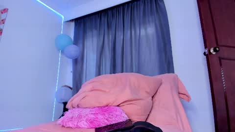 Snapshot of sweet_cinamon69 chatting on July 6, 2026, 3:25 pm Canela online show from July 6, 2026, 3:25 pm