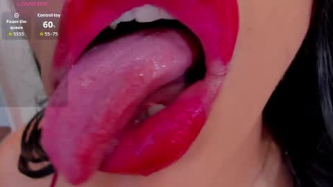 sweet_eliizabeth online show from May 14, 2026, 12:56 pm