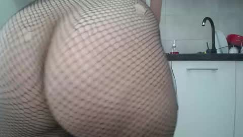 Snapshot of sweet_ella chatting on January 14, 2025, 10:38 am online show from January 14, 2025, 10:38 am