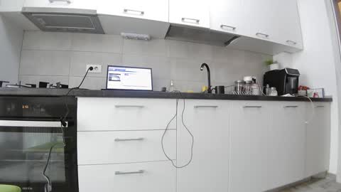 Snapshot of sweet_ella chatting on February 4, 2025, 10:21 am online show from February 4, 2025, 10:21 am