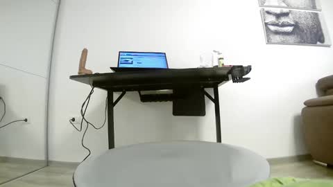 Snapshot of sweet_ella chatting on February 28, 2025, 10:20 am online show from February 28, 2025, 10:20 am