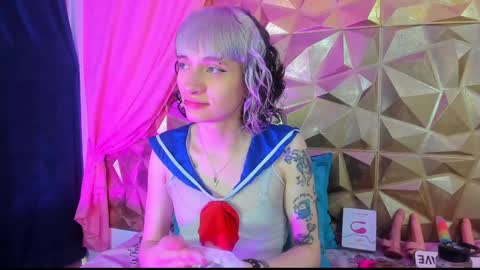  emmili  online show from December 30, 2024, 12:20 pm