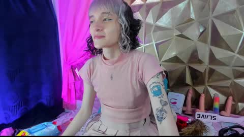  emmili  online show from January 18, 2025, 12:15 pm