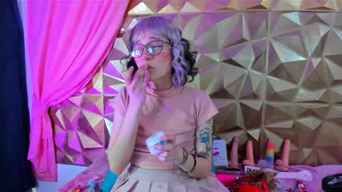  emmili  online show from February 18, 2025, 3:10 pm