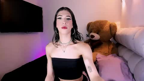 Snapshot of sweet_falon chatting on April 16, 2026, 9:43 am Sweet Fhalon online show from April 16, 2026, 9:43 am