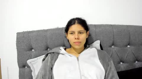 Snapshot of sweet_hann chatting on January 2, 2025, 2:43 am Hanna online show from January 2, 2025, 2:43 am