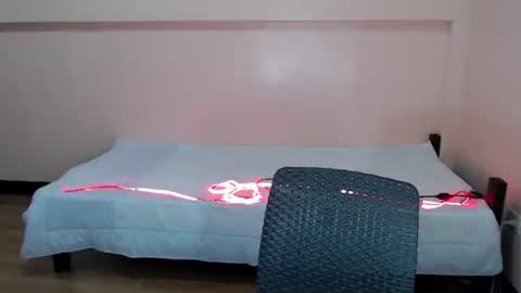 sophia daisy  online show from September 25, 2025, 11:30 pm