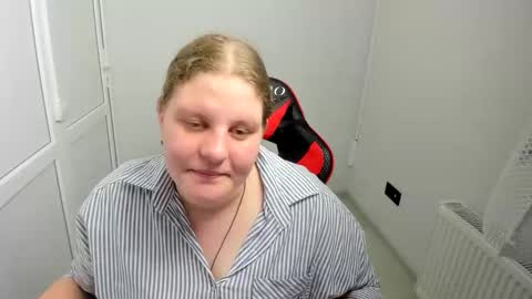 Snapshot of sweet_karla_la chatting on June 2, 2026, 3:14 pm Karla online show from June 2, 2026, 3:14 pm