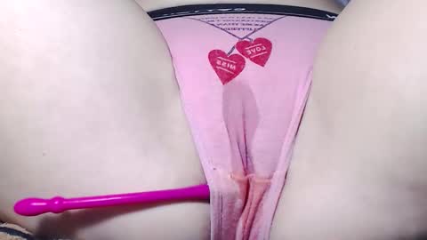 Kitten online show from November 13, 2025, 6:01 am