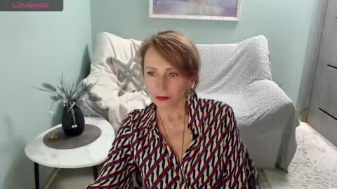 Helen online show from September 25, 2025, 7:34 am