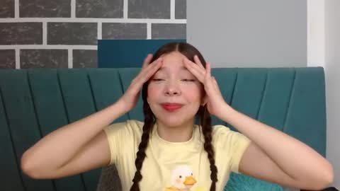 sweet_kitty_05 online show from April 17, 2026, 12:35 am