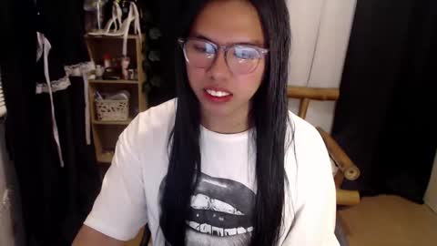 sweet_kyline69 online show from September 18, 2025, 10:06 am