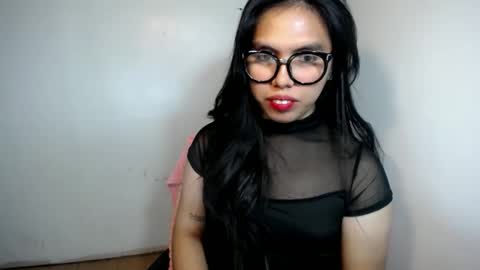 sweet_kyline69 online show from November 28, 2025, 8:55 pm