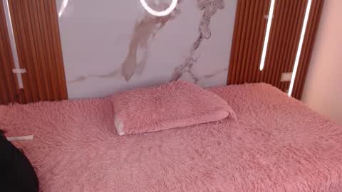 carollay online show from October 18, 2025, 1:56 pm