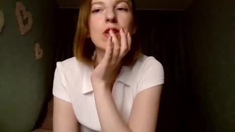 sweet_lilbunny online show from October 14, 2025, 2:18 pm