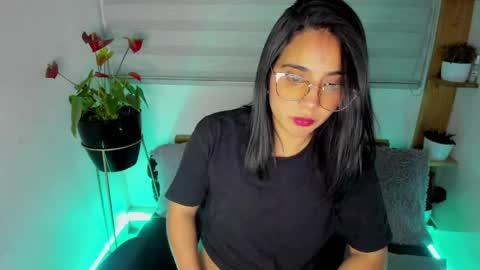 Snapshot of sweet_lina1 chatting on May 18, 2026, 1:24 am Lina online show from May 18, 2026, 1:24 am