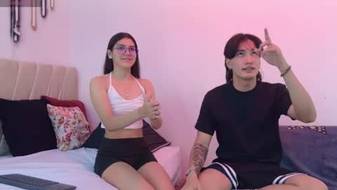 Mia online show from May 7, 2026, 12:21 pm