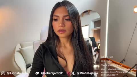 Snapshot of sweet_littleee chatting on April 27, 2026, 3:10 pm free private online show from April 27, 2026, 3:10 pm