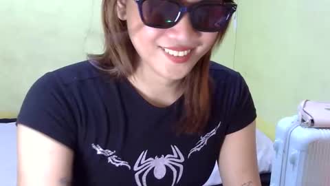 Snapshot of sweet_luna_26 chatting on October 15, 2025, 2:39 pm Sweet online show from October 15, 2025, 2:39 pm