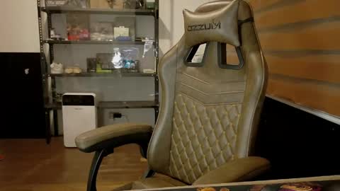 cheeky Bum07 online show from April 14, 2026, 1:50 pm