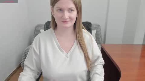 Mila online show from February 9, 2026, 5:06 pm