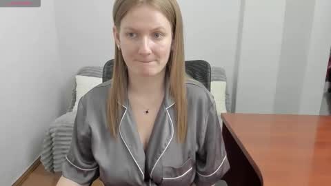 Mila online show from March 21, 2026, 1:26 pm