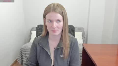 Mila online show from April 9, 2026, 8:25 pm