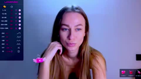 Mia online show from October 10, 2025, 12:26 pm