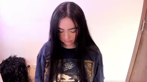 Mia Johns online show from April 26, 2026, 4:54 am