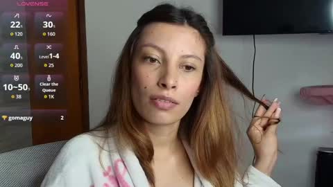 sweet_moon_v_ online show from April 17, 2026, 6:00 pm