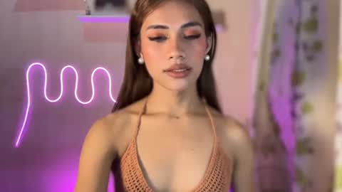 sweet_nikki03 online show from September 22, 2025, 3:03 pm