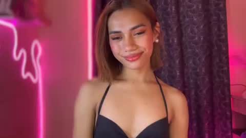 sweet_nikki03 online show from October 7, 2025, 6:16 pm