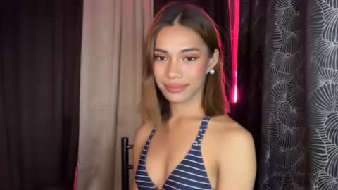 sweet_nikki03 online show from December 2, 2025, 6:36 pm