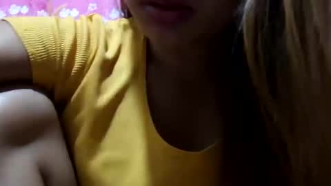 Snapshot of sweet_nina4uxx chatting on February 2, 2025, 7:14 pm Nina online show from February 2, 2025, 7:14 pm