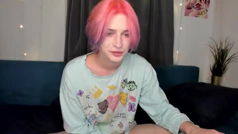 kira online show from September 18, 2025, 8:33 pm