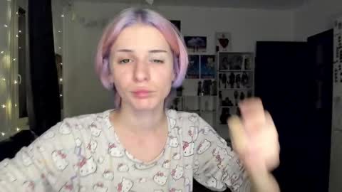 kira online show from October 22, 2025, 9:58 pm