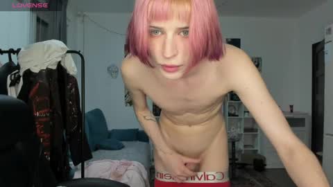 kira online show from April 18, 2026, 7:29 pm