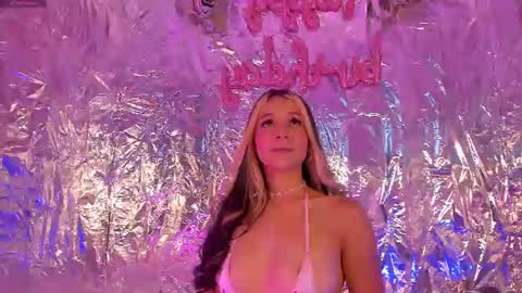 Snapshot of sweet_penny_ chatting on July 7, 2026, 11:42 pm Penny online show from July 7, 2026, 11:42 pm